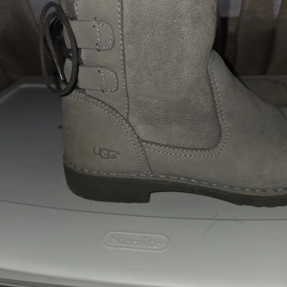 UGG Women's Gray Naiyah Ankle Boots 9.5